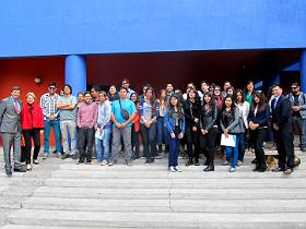 Alumnos de química y farmacia UAP