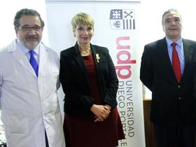 Dr. César Cárcamo, Sra. Yasna Carrión y Dr. Juan Manuel Toso