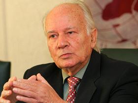 Dr. Alejandro Goic Goic