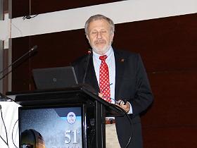 Doctor en física Miguel Roth
