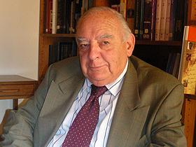 Dr. Rodolfo Armas Merino