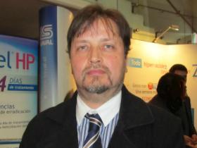 Dr. Gustavo Bresky Ruíz
