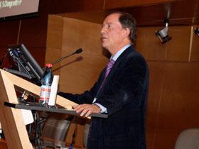 Dr. Raúl Corrales Viersbach