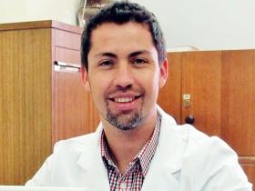 Dr. Fernando Grandón Villegas