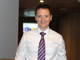Dr. Arturo Borzutzky Schachter