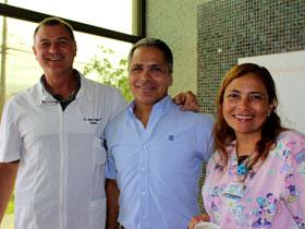 Dr. James Erskine, Sr. Gunther Ugalde y Dra. Ximena Aramayo