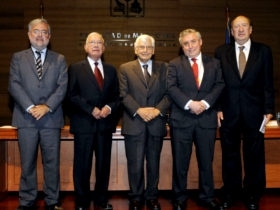 Dres. Manuel Kukuljan, Hernán Iturriaga, Lautaro Vargas, Ennio Vivaldi e Ítalo Campodónico.