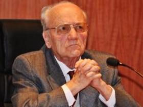 Dr. Fernando Oyarzún Peña