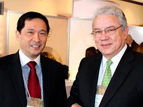 Dres. Masami Yamamoto y Eduardo Osorio