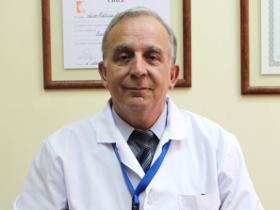 Dr. Álex Bustos Leal