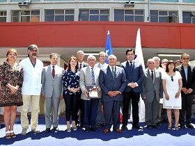 Autoridades universitarias durante ceremonia