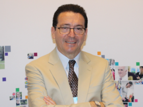 Dr. Hernán Cabello Araya