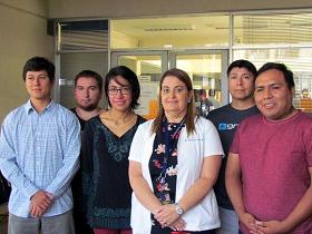 Jóvenes médicos junto a Dra. Magdalena Gardilcic