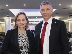 Sra. Carolina Goic y Dr. Humberto Soriano