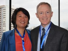 Dres. Grace Lin y John Hagan