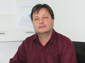 Dr. Carlos Bresky Ruíz