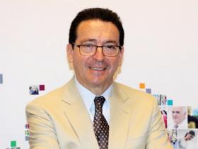 Dr. Hernán Cabello Araya
