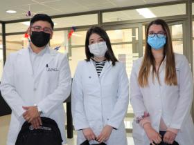 Dres. Flavio Rojas, Meiling Chiang y Carolina Villanueva
