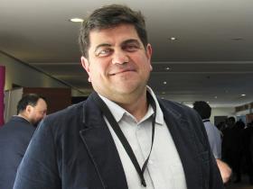 Dr. Esteban Acuña Gálvez