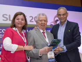 Dres. María Luisa Ávila-Agüero, Guillermo Soza y Roberto Debbag
