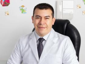 Dr. Cristián Meneses Luján