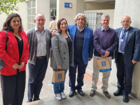 María Ríos Teillier (Kinesióloga), Dr. Manuel Fernández Valdecantos (Jefe Departamento de Pediatría U. Andes y director de la jornada), Dra. Cinthia Carvajal (Pediatra gastroenteróloga y directora de la jornada), Dr. Patricio Vargas Reyes (Pediatra, Profesor Asistente de la UCN y director de la jornada) • Dr. Hernán Villalón Urrutia (docente de la U. de Los Andes y director de la jornada) y Mg. Edgardo Cortés Caroca (Secretario de Vinculación con el Medio FAMED UCN y director de la jornada)