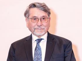 Dr. Eduardo Fernández Robles