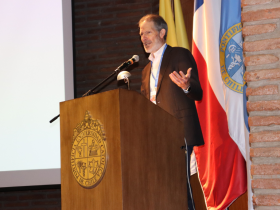 Dr. Peter Davis