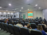 Atención pediátrica integral, pediatría, salud infantil, temporada invernal, enfermedades respiratorias infantiles, virus respiratorio sincicial, VRS, nirsevimab, inmunoprofilaxis pediátrica, salud respiratoria infantil, rinovirus, asma infantil, rinitis, sinusitis, programación inmunológica, vitamina D, probióticos, infecciones respiratorias, actualización médica, educación médica continua, ateneo clínico universitario, LIV Ateneo Clínico Universitario, Hospital Clínico FUSAT, FUSAT, Rancagua, Región de O’Higgins, Hospital Franco Ravera Zunino, Claudia Díaz, Michelle Arroyo, Daniela Figueroa, María José Cautín, María José Cautín pediatra infectóloga, Laboratorios SAVAL, formación continua en salud, medicina basada en evidencia, prevención de enfermedades respiratorias, recién nacidos, salud materno infantil, vacunación contra el VRS, embarazadas, atención pediátrica en invierno