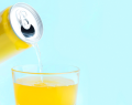 bebidas energéticas, bebidas energéticas en niños, bebidas energéticas en adolescentes, cafeína, taurina, estimulantes, salud cardiovascular infantil, corazón infantil, frecuencia cardíaca, presión arterial, arritmias, palpitaciones, riesgo cardiovascular, consumo de bebidas energéticas, cafeína en niños, cafeína en adolescentes, Hospital de Niños Dr. Roberto del Río, Mes del Corazón, salud infantil, cardiología infantil, prevención cardiovascular, hidratación infantil, bebidas sin cafeína