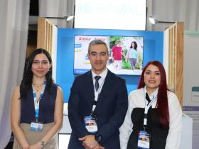 Srta. Pilar Martínez, Sr. Carlos Daza y Srta. Camila Torrejón