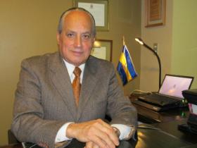 Dr. Hernán Sotomayor León