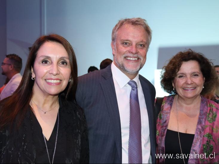 Arte y medicina se reúnen en el Calendario SAVAL 2026