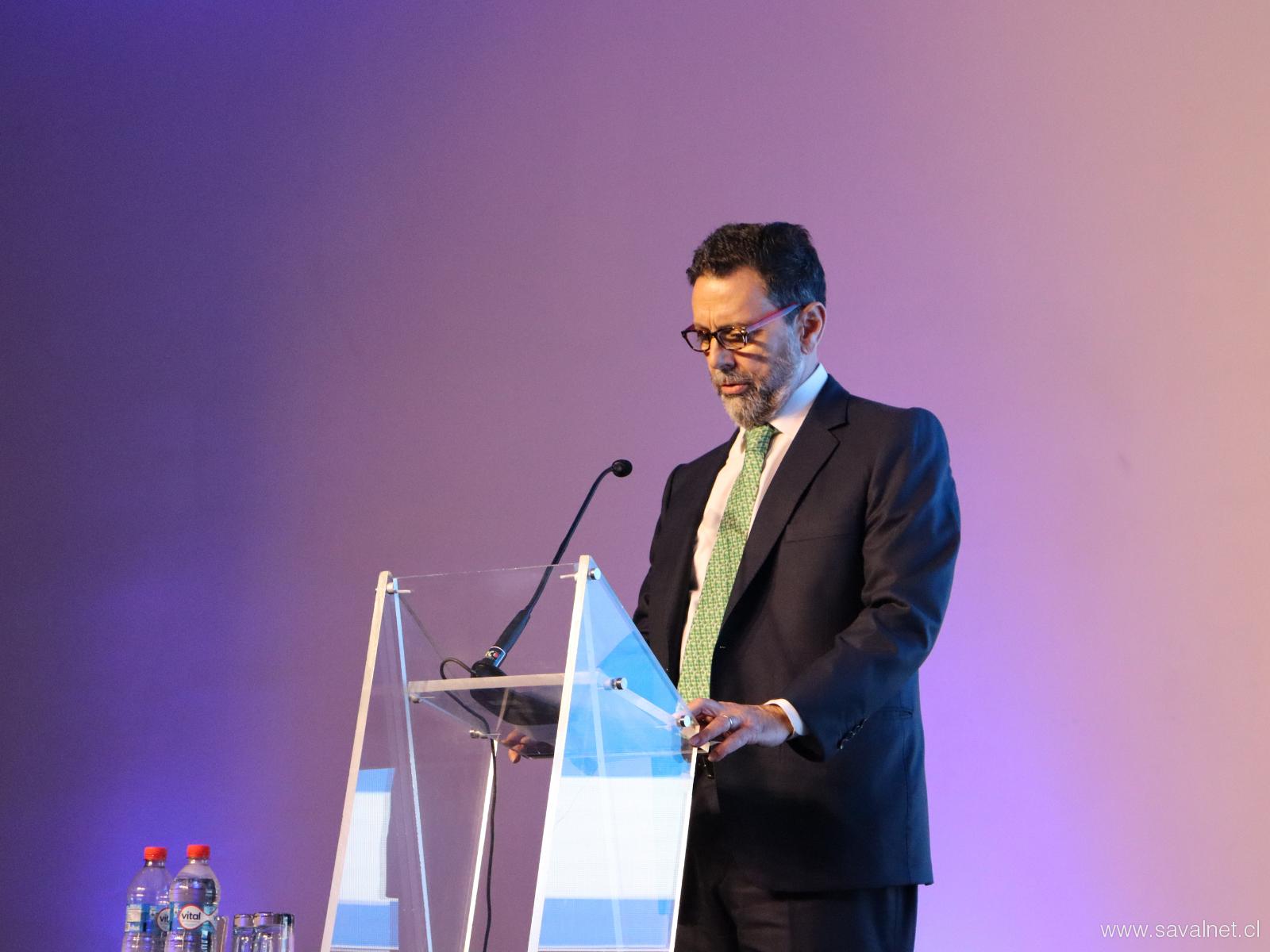 Arte y medicina se reúnen en el Calendario SAVAL 2026