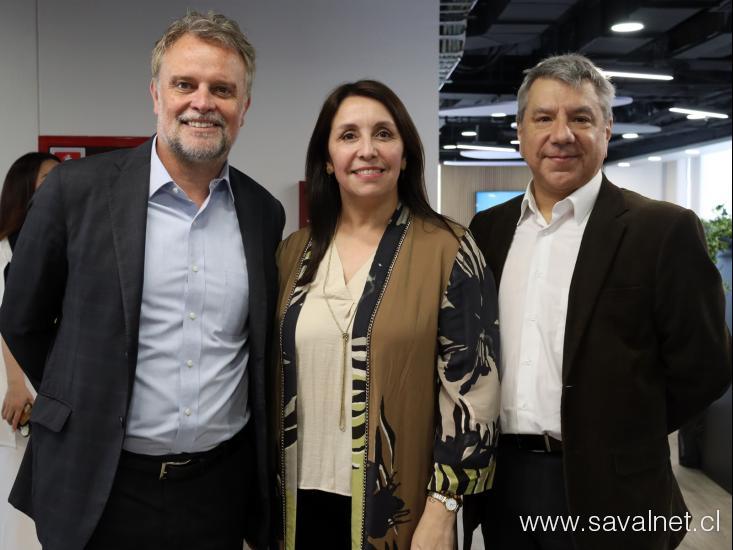 RedSalud Santiago acoge a Centro SAVAL