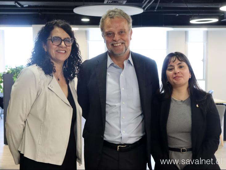 RedSalud Santiago acoge a Centro SAVAL