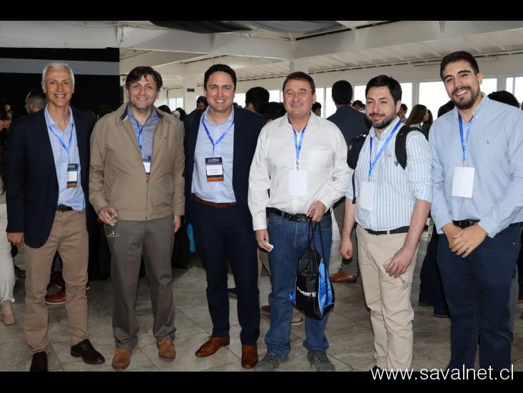 El conocimiento se une a la experiencia