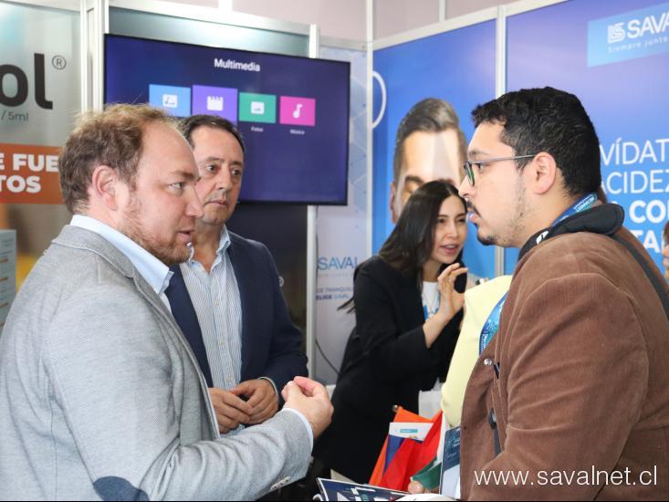 Laboratorios SAVAL en DÑ Connect