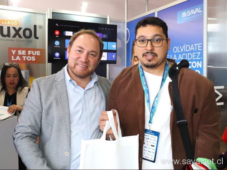 Laboratorios SAVAL en DÑ Connect