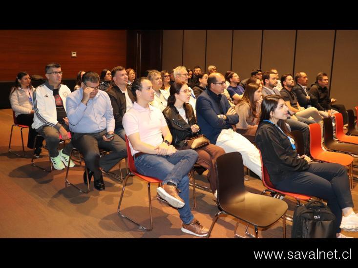 Oftalmólogos latinoamericanos descubren la planta SAVAL